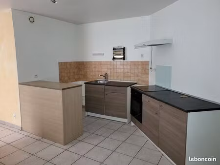 appartement t2 sup. centre-ville de billom