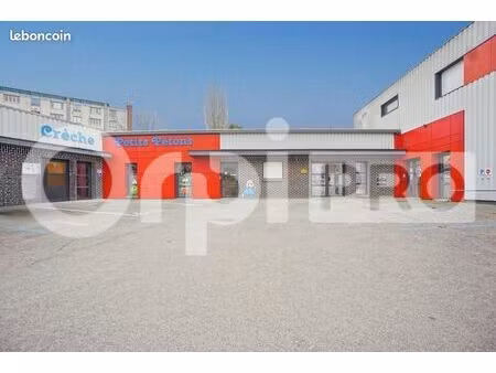 local bureaux 57 m²