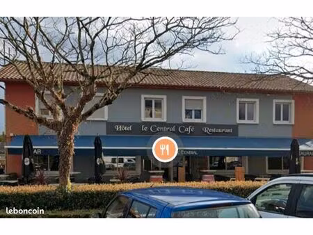 ensemble immobilier commerce et habitation