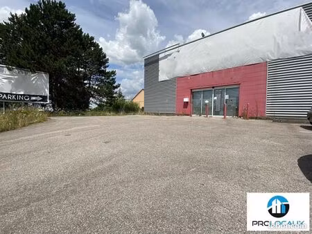 local commercial 476 m² barentin