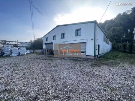 local 300 m² val-de-la-haye