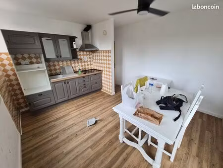 immeuble avec 2 app et 2 garages