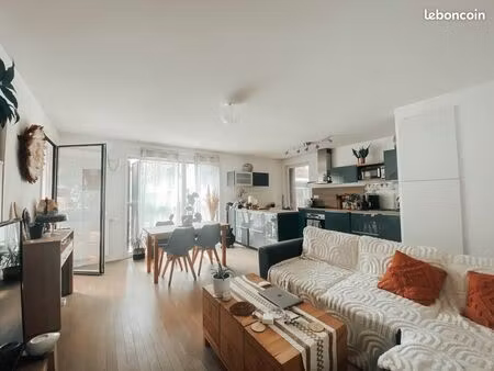 joli appartement t4 meublé - 75m2 + 2loggias + cellier + parking