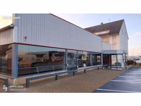 local artisanal/ commercial a louer