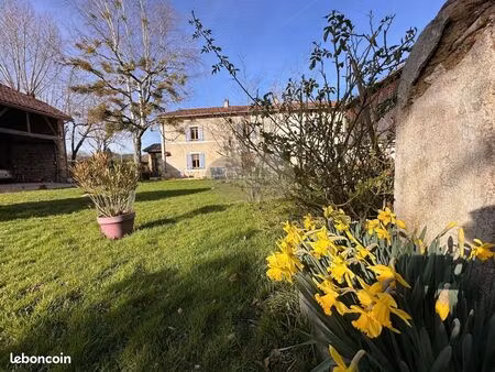 maison 9 pièces 240 m²