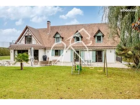 maison 9 pièces 250 m²