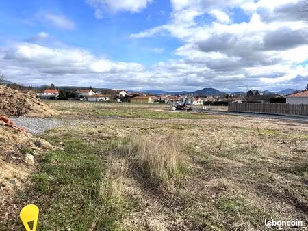 terrain 766 m² blavozy