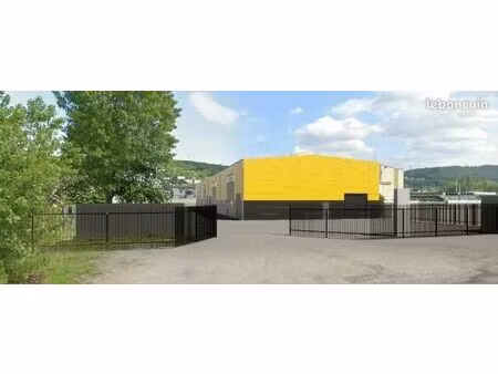 local d'activité 1 540 m²