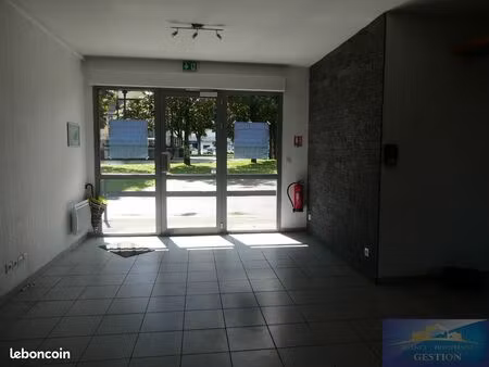 local commercial 93 m² lourdes
