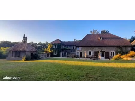 magnifique demeure en pierre