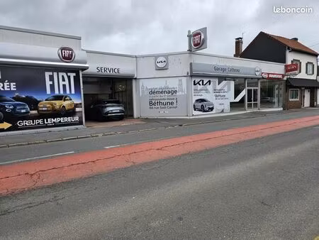 local commercial 2 200 m²