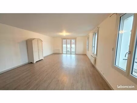 belle maison rénovée avec petit jardin