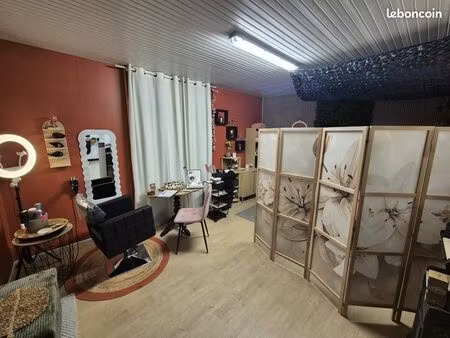 local a louer 24m2 - avec accès à 300m2 en commun