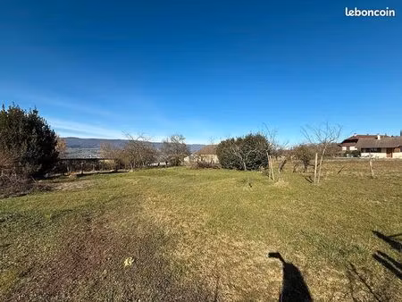 terrain 643 m² boussy