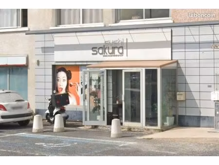 local emplacement numéro 1 mas guérido