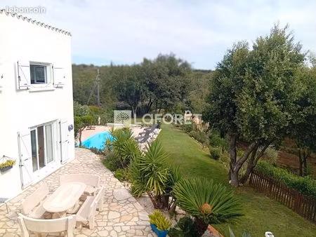 chalet 7 pièces 252 m²