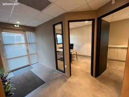 bureau (x) à louer