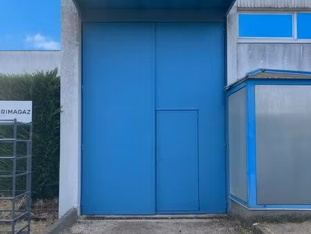 local d’activité 400 m2