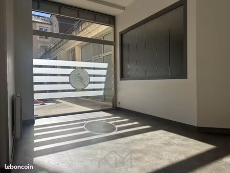 local commercial 87 m² poitiers