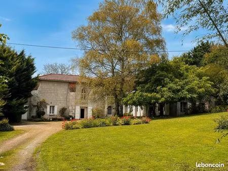 propriété 8 pièces 245 m²