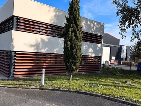 a vendre bureau sur commune de blanquefort