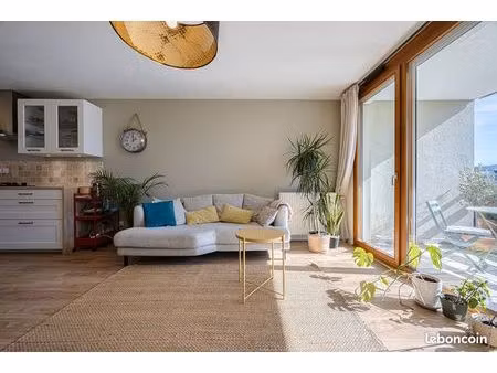 appartement 3 pièces 65 m²