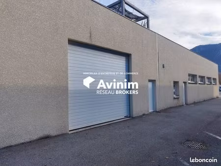 local 398 m² cluses