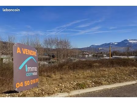 terrain 1 829 m² poisy