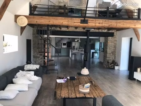 propriété 8 pièces 220 m²