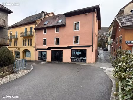 local commercial emplacement exceptionnel en plein centre ville de la roche sur foron  vis