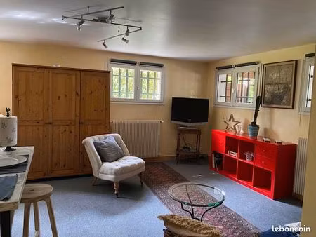 studio meublé et entièrement équipé de 32 m2