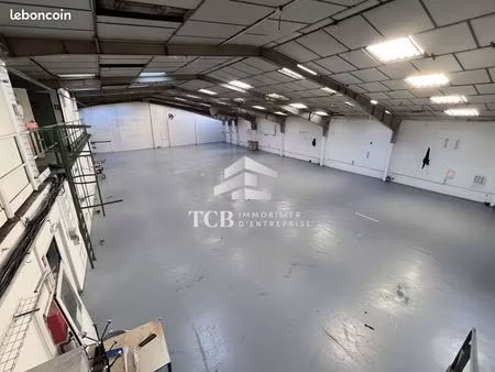 local 1460 m² carquefou