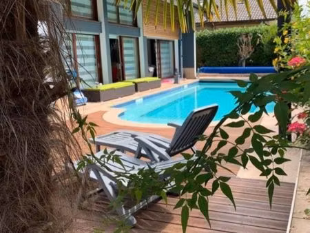 villa au bord du lac