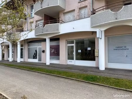 local commercial 57 m2