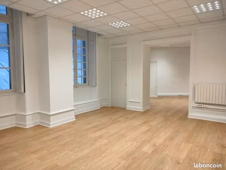 bureaux 183 m²