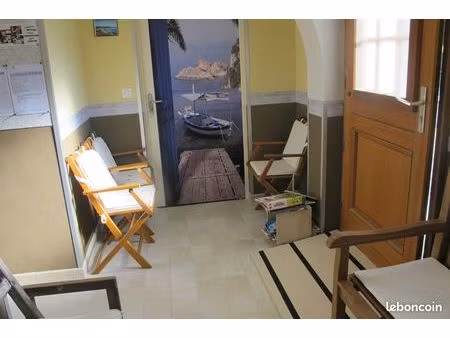 bureau dans cabinet de soins à rumilly