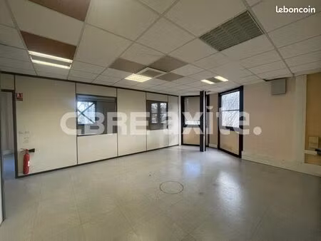 bureaux 83 m² cran-gevrier