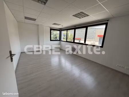 bureaux 75 m² sillingy
