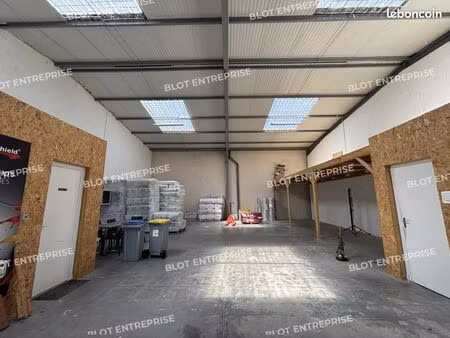 local d'activité 182 m²