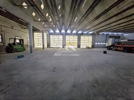axe alès - nîmes local 878 m² avec belles hauteurs sous plafond