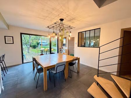 vente maison 8 pièces  160.00m²  meslay