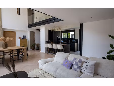 vente maison 7 pièces  198.00m²  pau