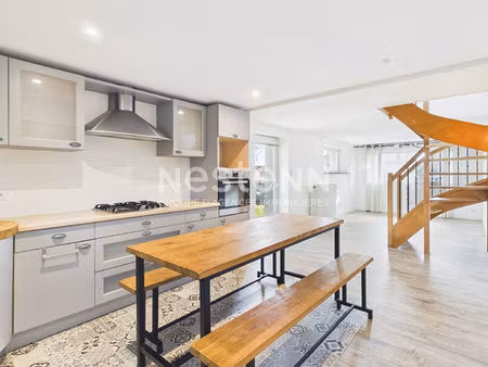 a aurillac  quartier du stade  appartement en duplex de 5 pièces de 109 m²  avec garage.