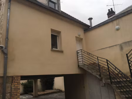 chambly centre ville  35mn gare du nord