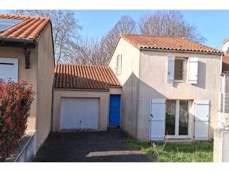 vente appartement 3 pièces à mortagne-sur-sèvre (85290) : à vendre 3 pièces / 75m² mortagn