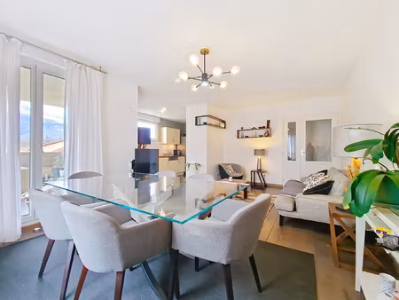 appartement t4 avec garage et terrasse jolie vue degagee