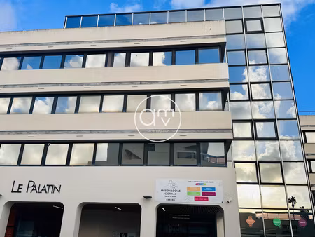 hyeres - secteur mediatheque - local professionnel 38m2