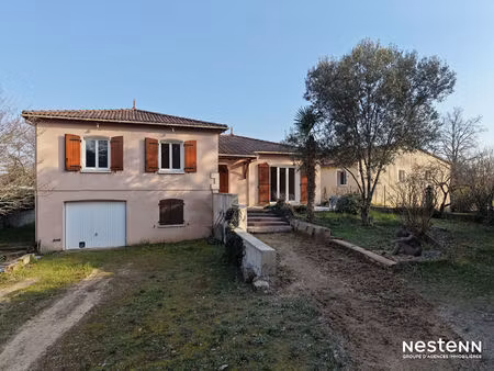 a vendre maison de 110 m² avec garage en sous-sol et jardin clôturé à condom