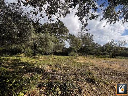 terrain 537m²