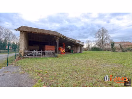 exclusivité : hangar de 130 m² sur terrain constructible de 53